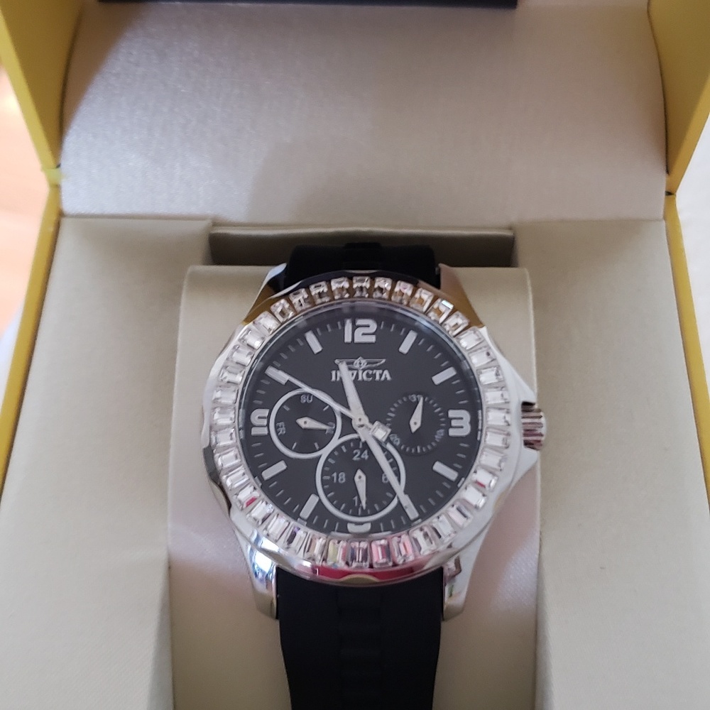 New and beautiful  Invicta watche - Picture 3 of 7